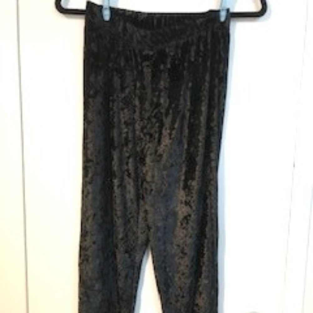 UO Velvet Cropped Trousers